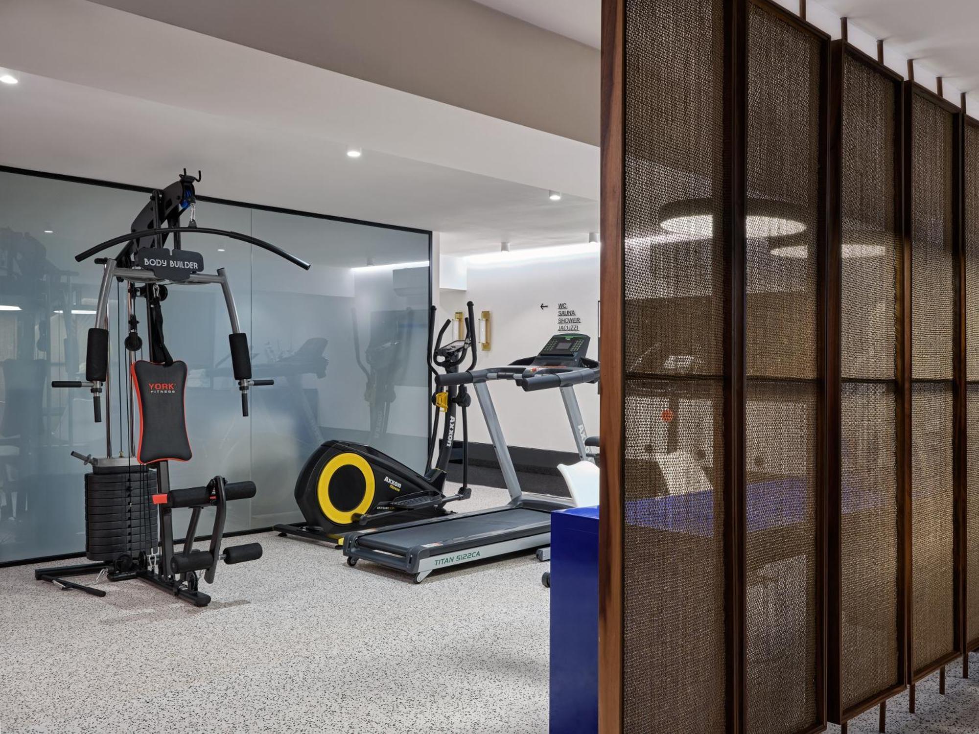 The Newel Acropolis 3*