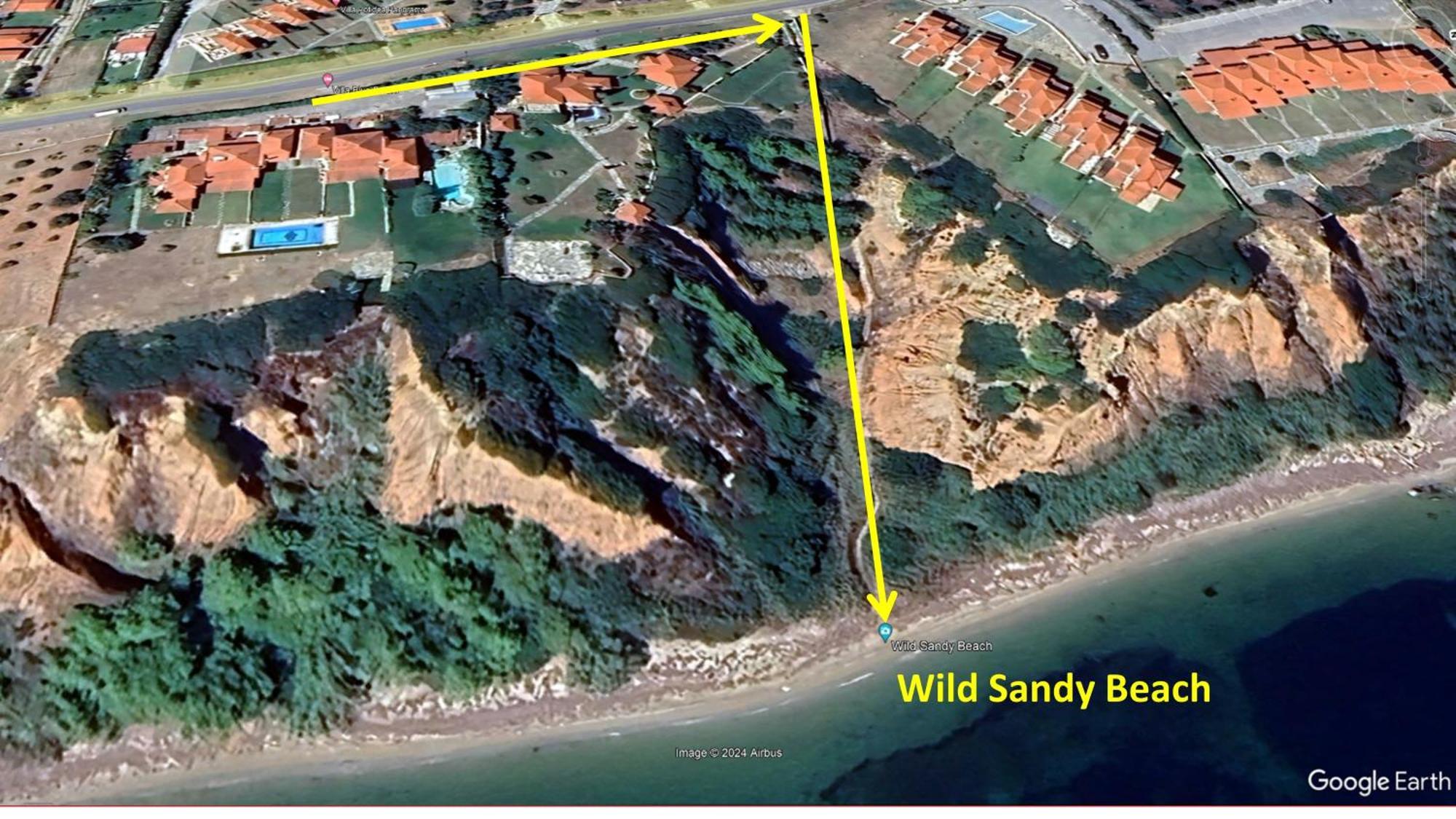 Blue Pastel-cliffside Villa, Shared Pool, Wild Sandy Nearby Holiday home