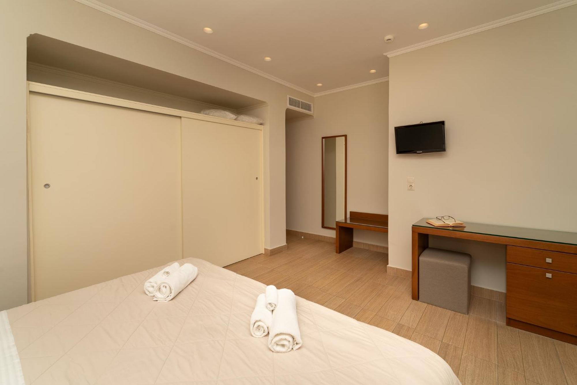 Niriides Luxury Villas 3* Methoni (Messenia)