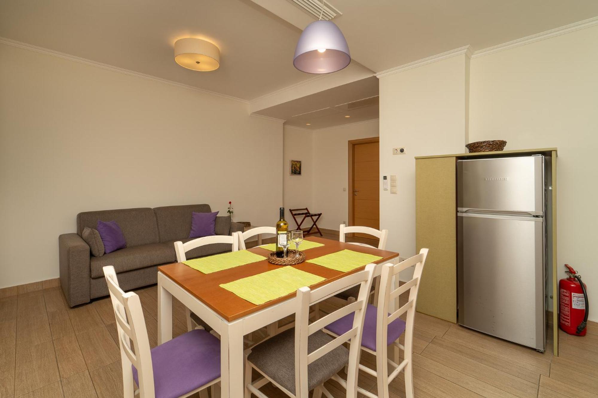 Hotel Niriides Luxury Villas 3*