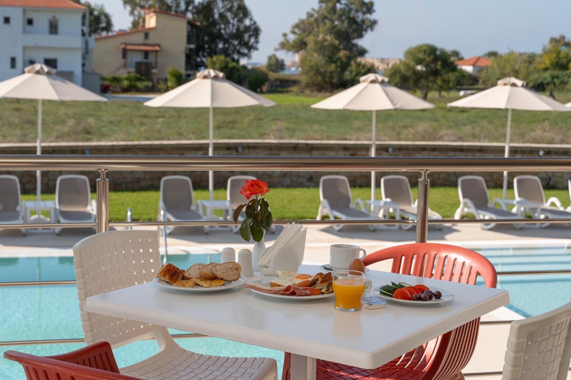 Niriides Luxury Villas Hotel