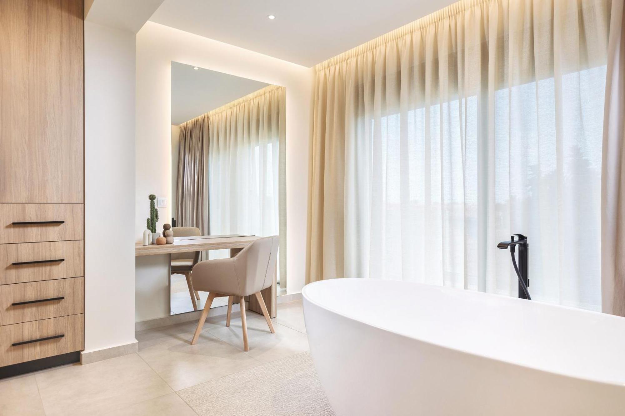 Mamfredas Luxury Planos (Zakynthos)