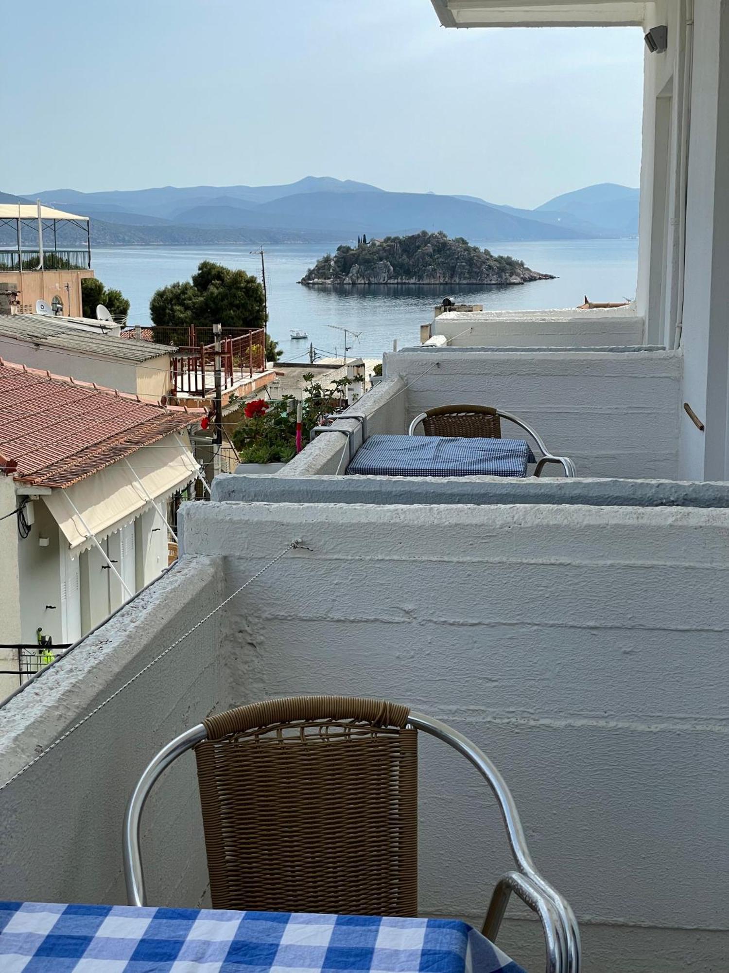 Bellos Guest house *