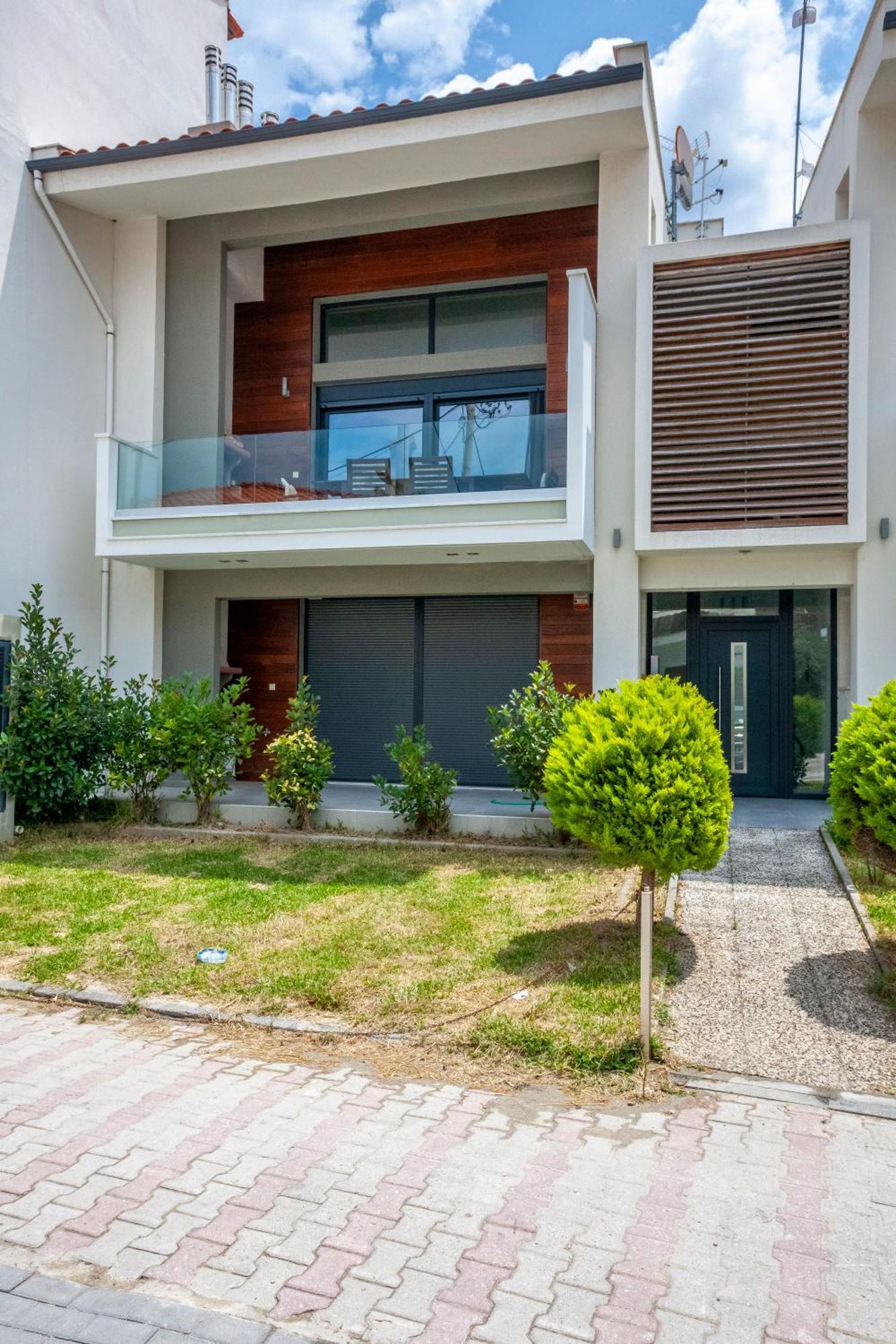 Aleksia Seaside Deluxe Apartment