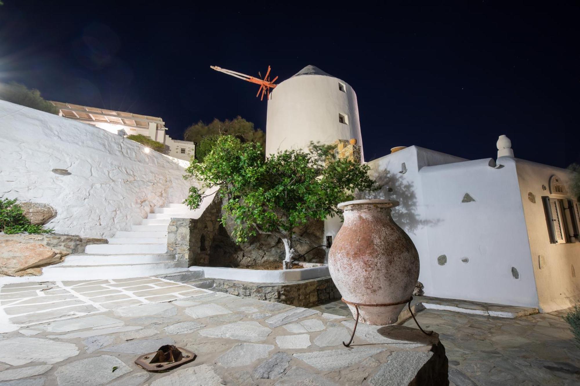 Apostolis Windmill Psarou (Mykonos)