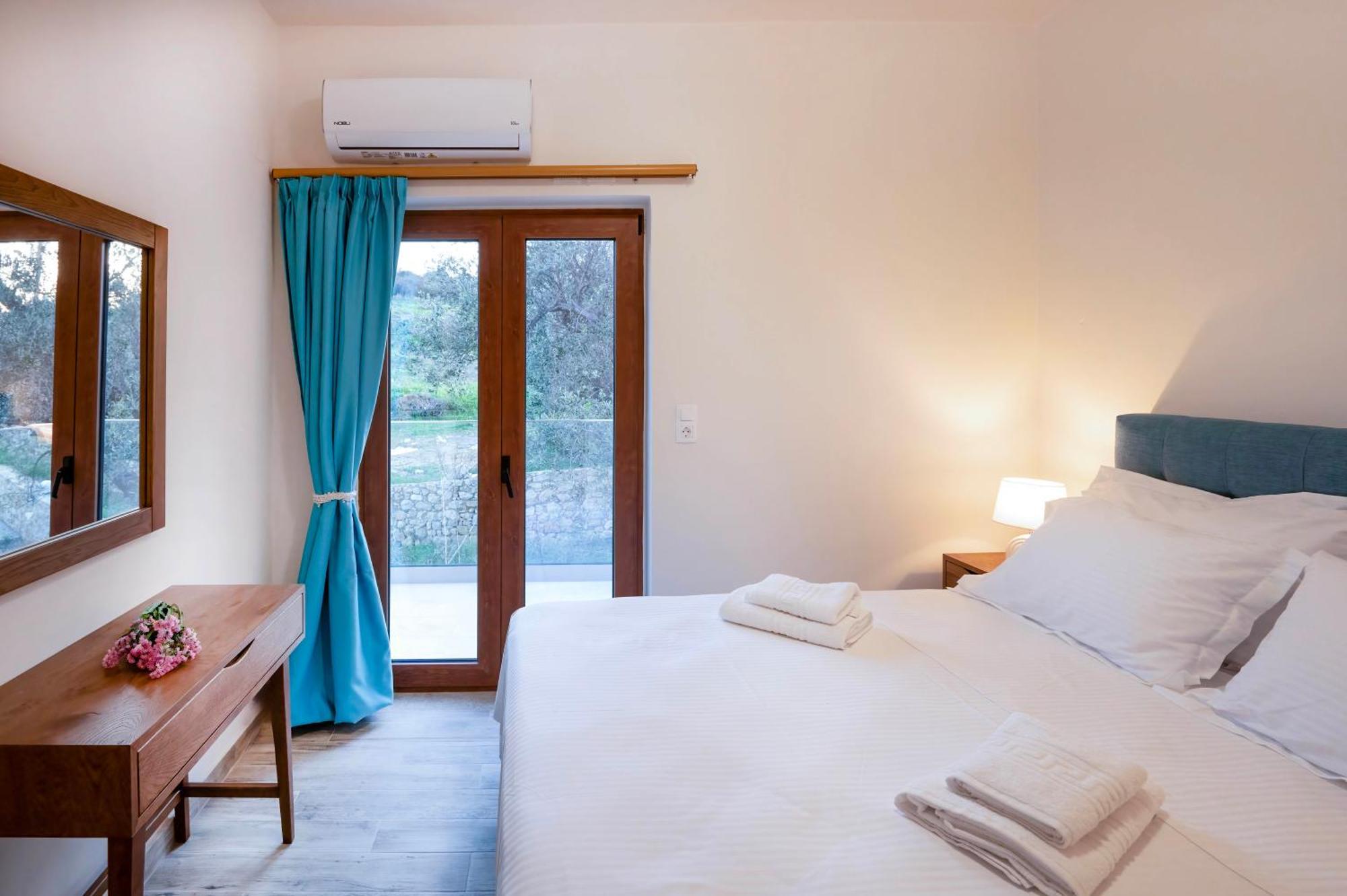 Maroulas Natura Palace Villa *