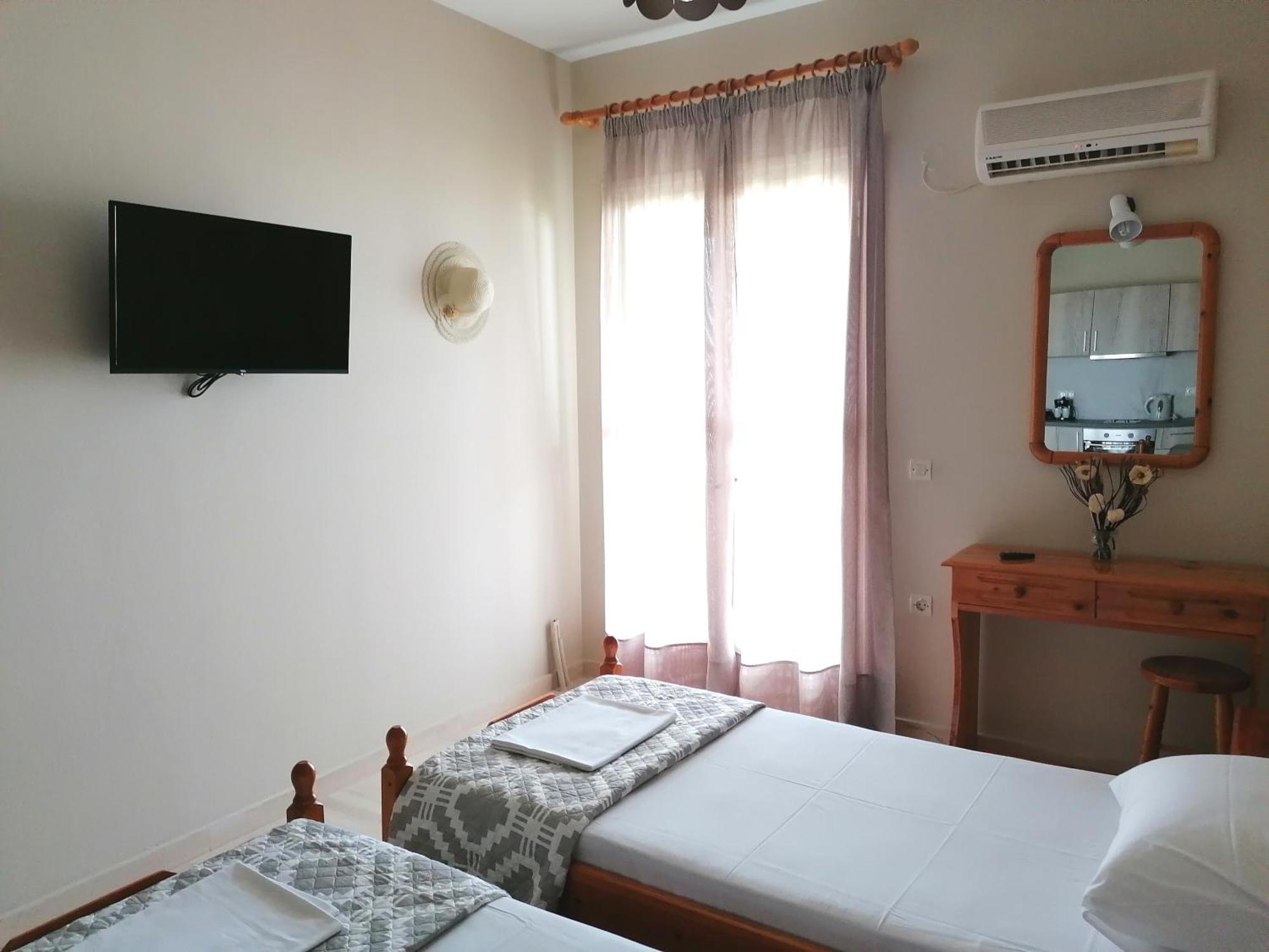 Marinos - 1st Floor Apartment Poros (Kefalonia)