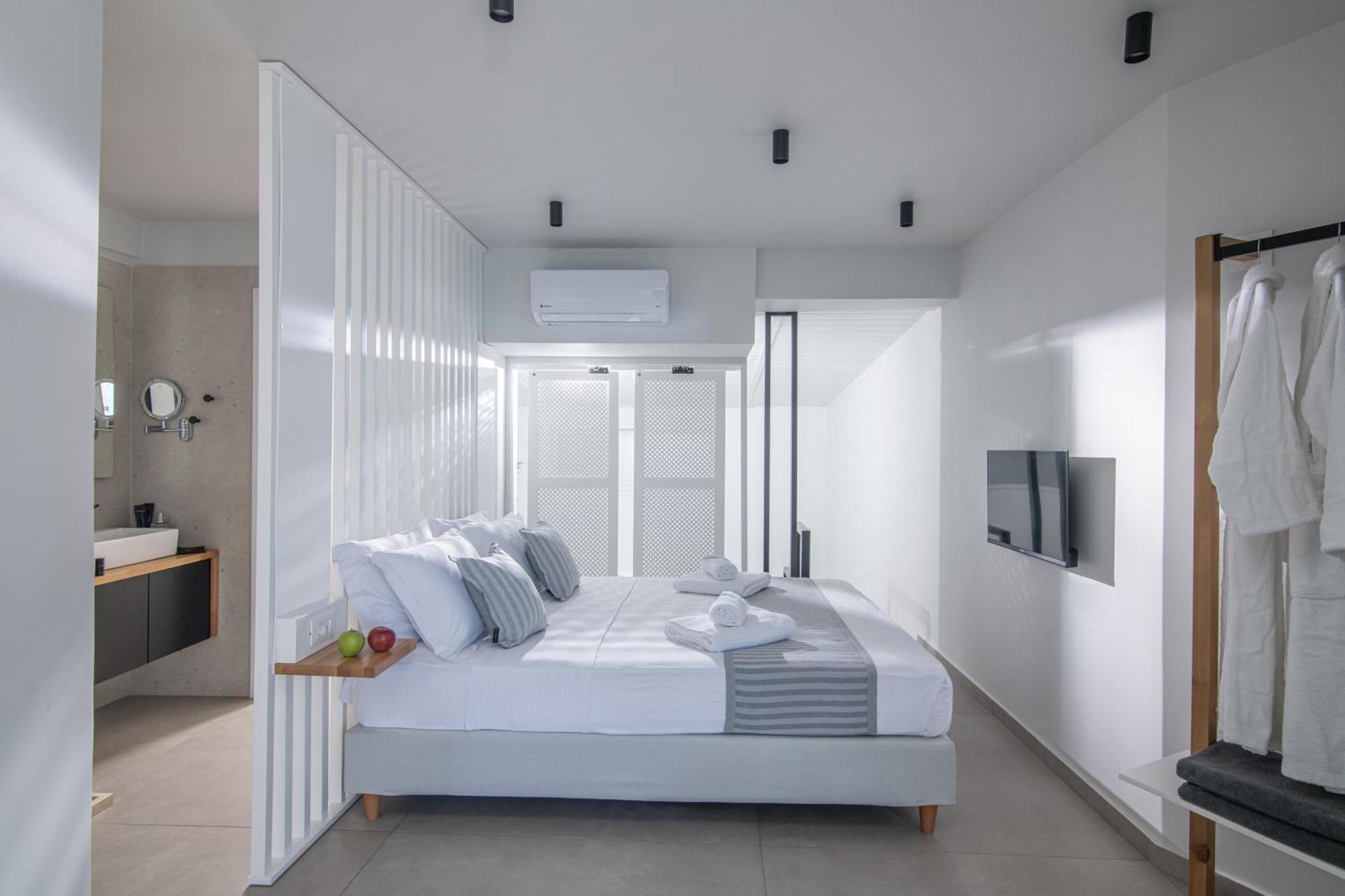 Beachfront Salty Sea Luxury 1 *