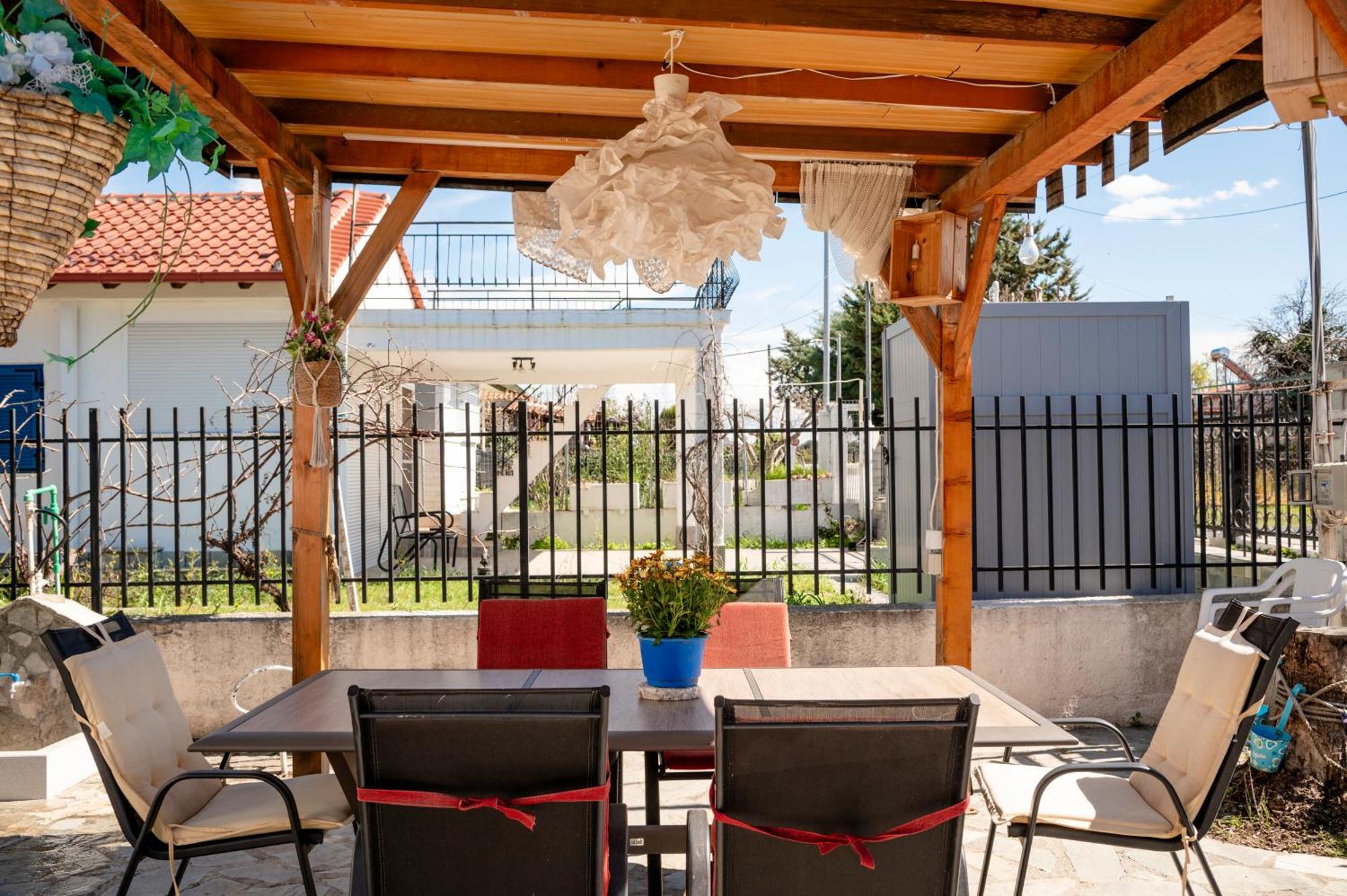 Omonia House 2 *