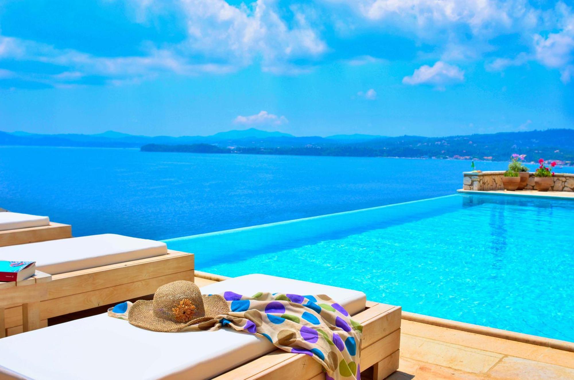 Villa Domina - Private & Tender Platform Pyrgi (Corfu)