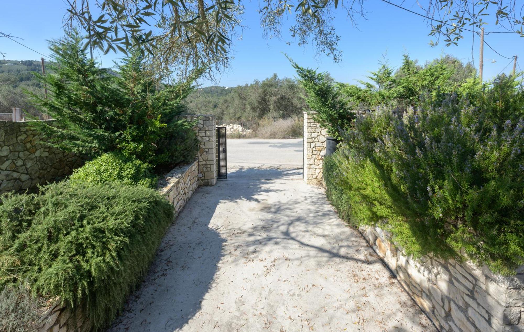 Bougarini Haven Family Rock Pool Oasis Villa *