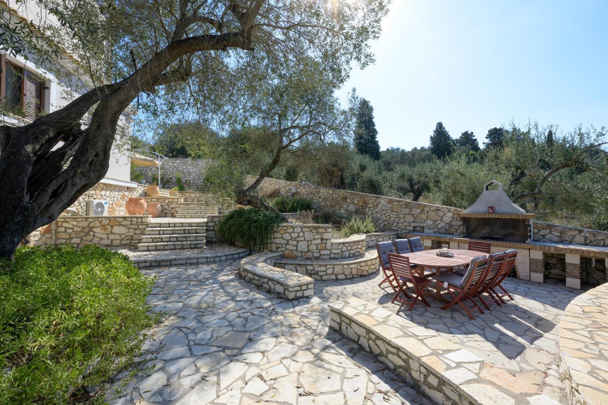 Bougarini Haven Family Rock Pool Oasis Villa