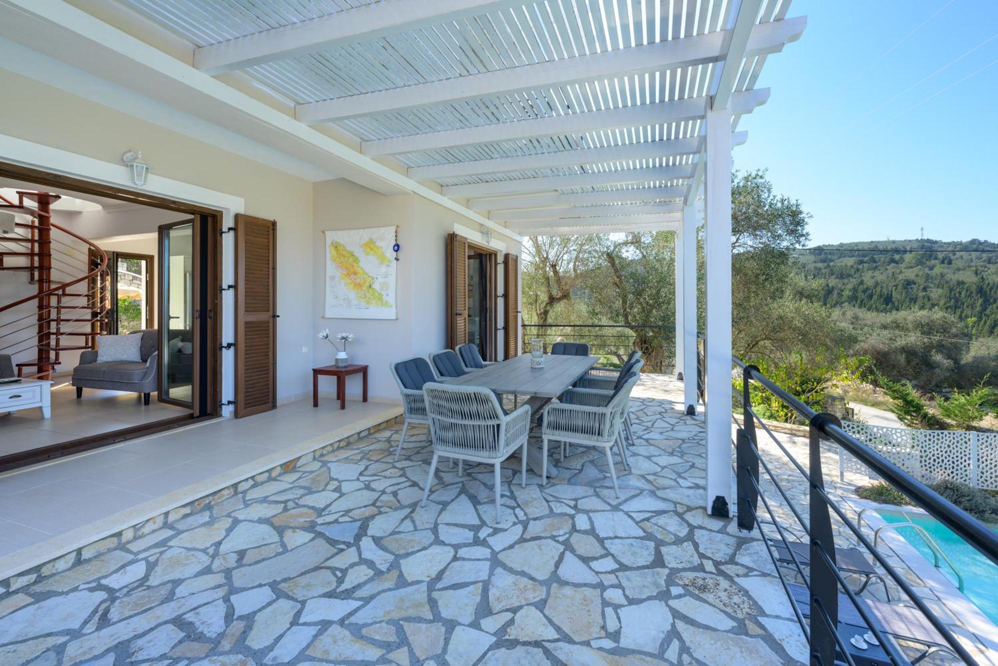 Bougarini Haven Family Rock Pool Oasis *