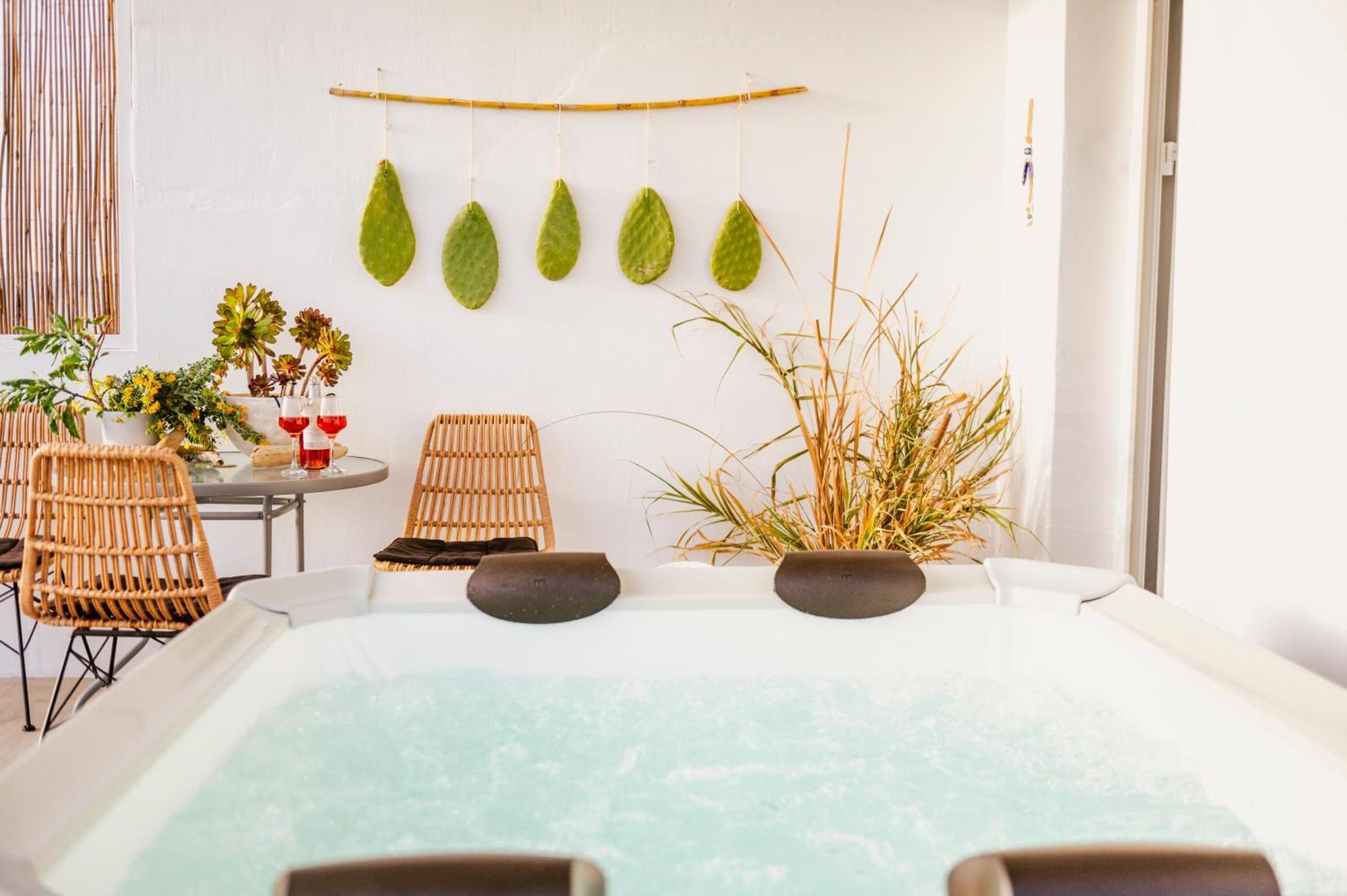 Sunlight Ornos Suites, Private Hot Tub *