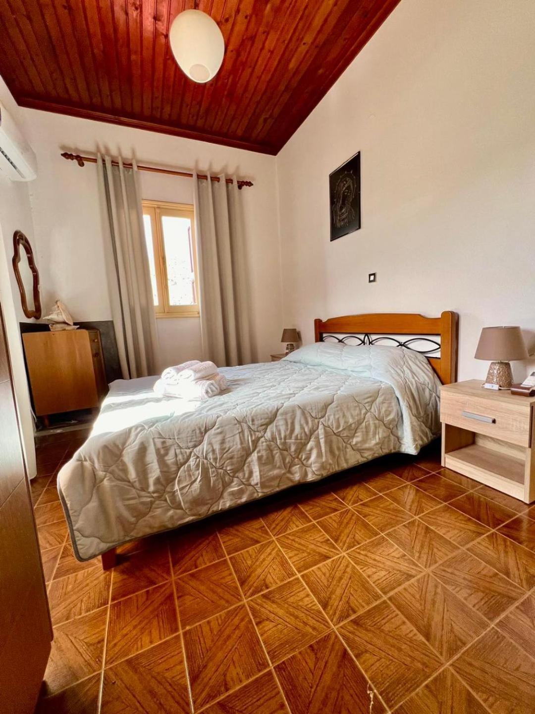 Agnanti House