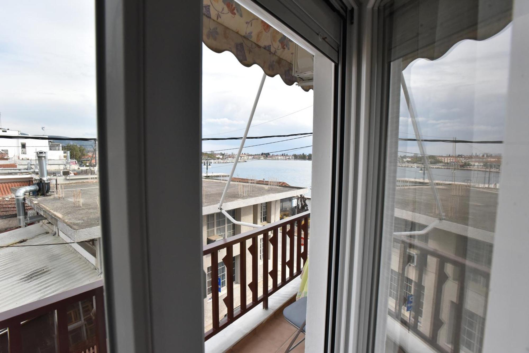 Elena's Seaside Apartment Agria