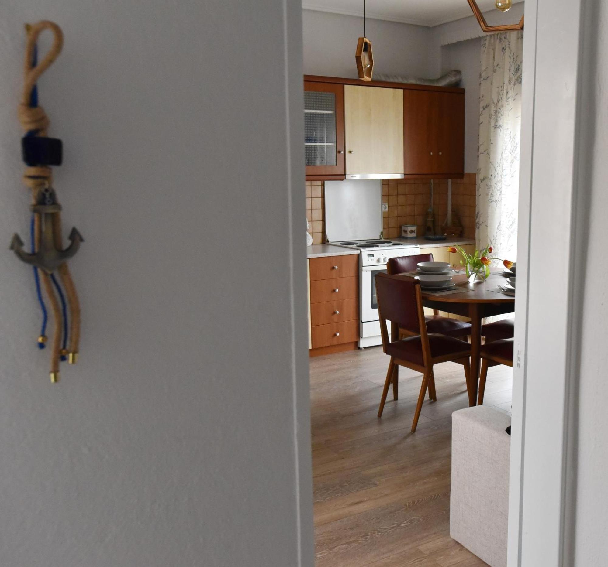 Elena's Seaside Apartment