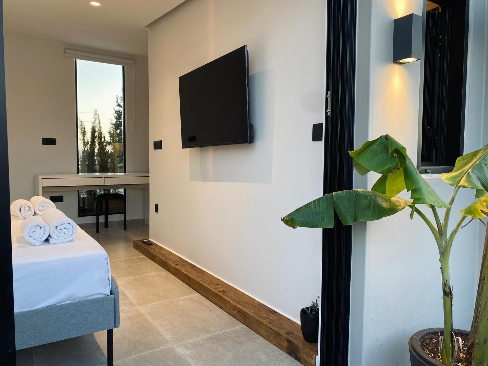 Hyperion Penthouse Apartment *