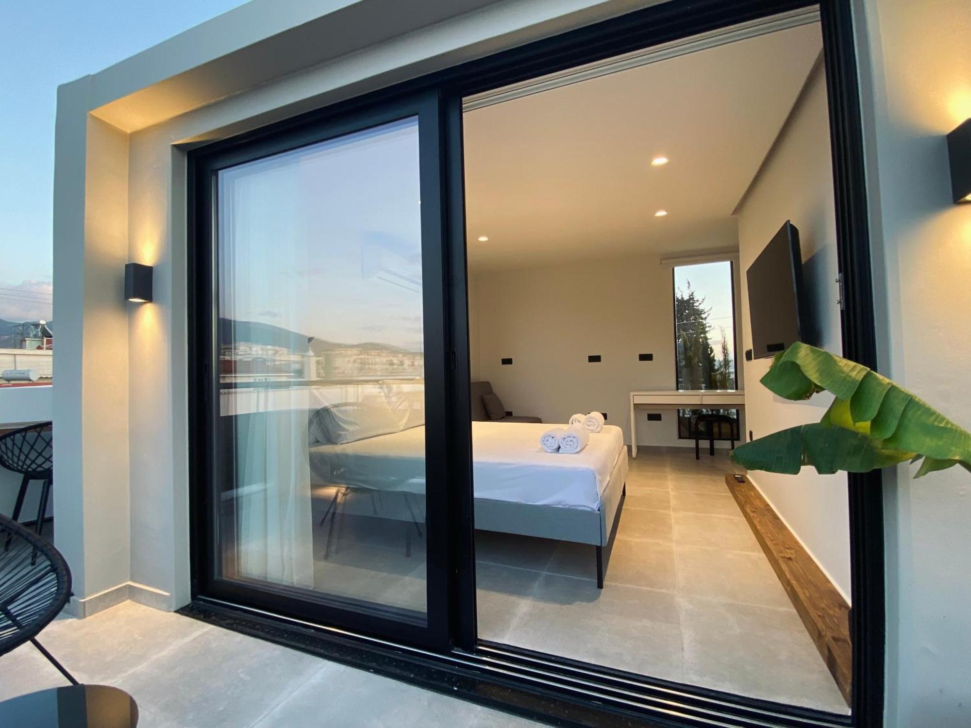 Hyperion Penthouse * Patras