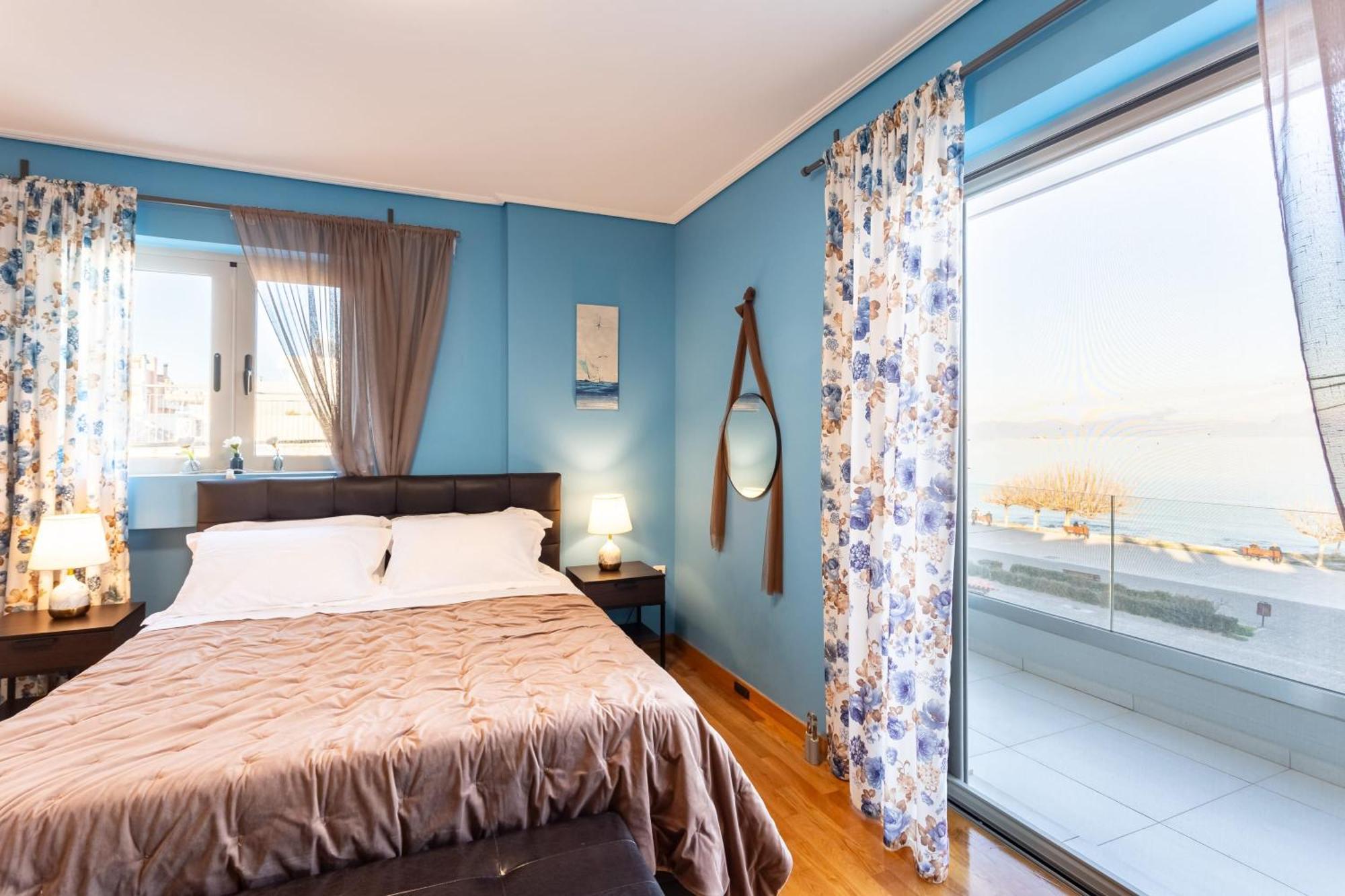 Apartment Beachfront Retreat - Peony Seabreeze Gem *