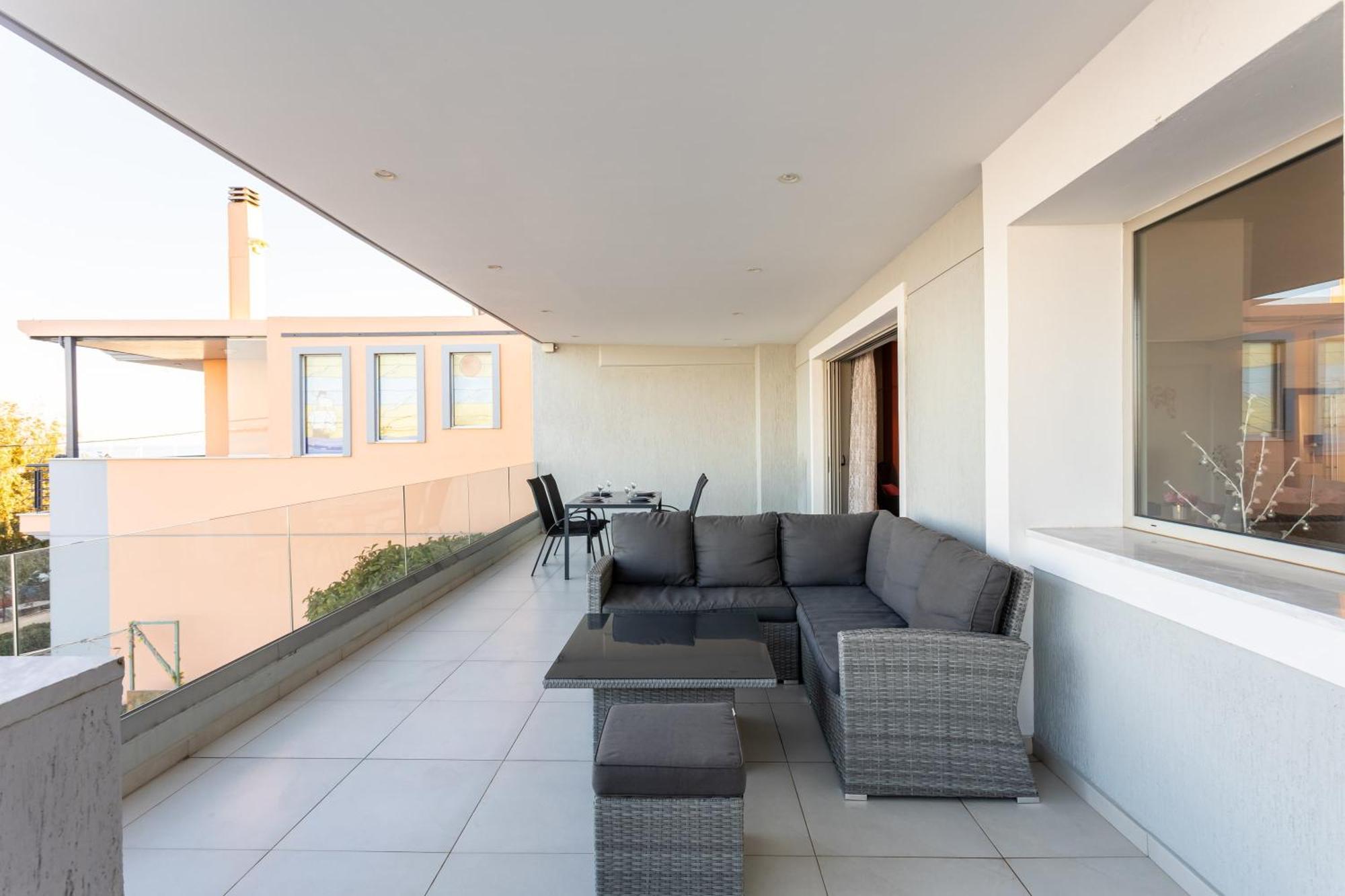 Apartment Beachfront Retreat - Peony Seabreeze Gem Artemida (Attica)