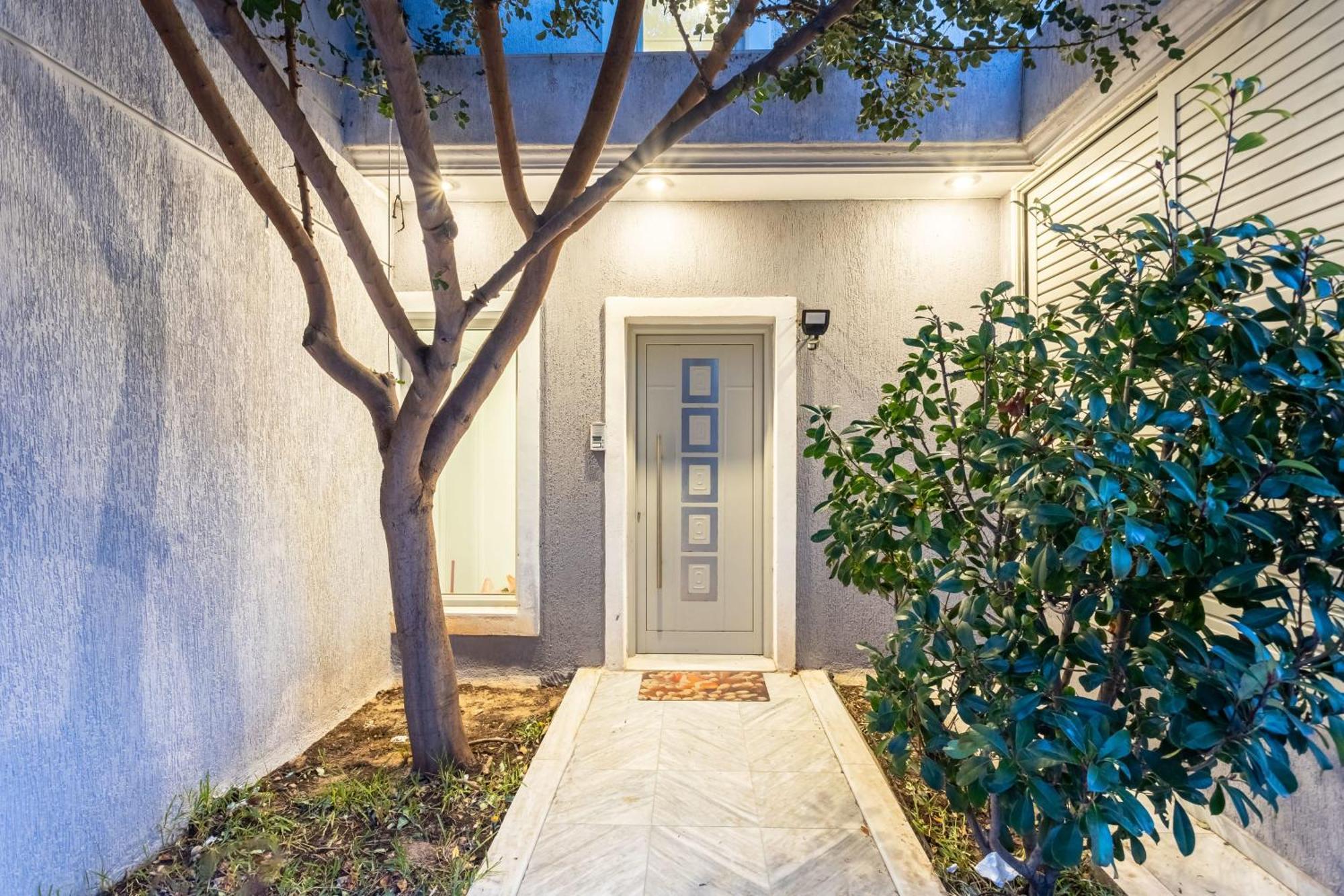 Beachfront Retreat - Peony Seabreeze Gem Apartment