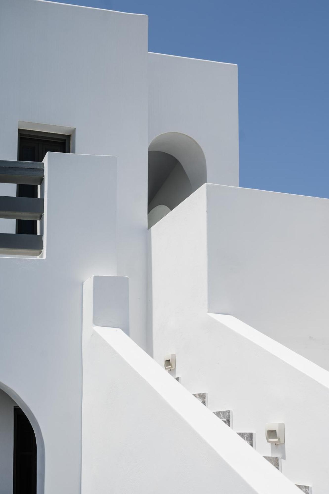 Amphitrite Santorini 3*