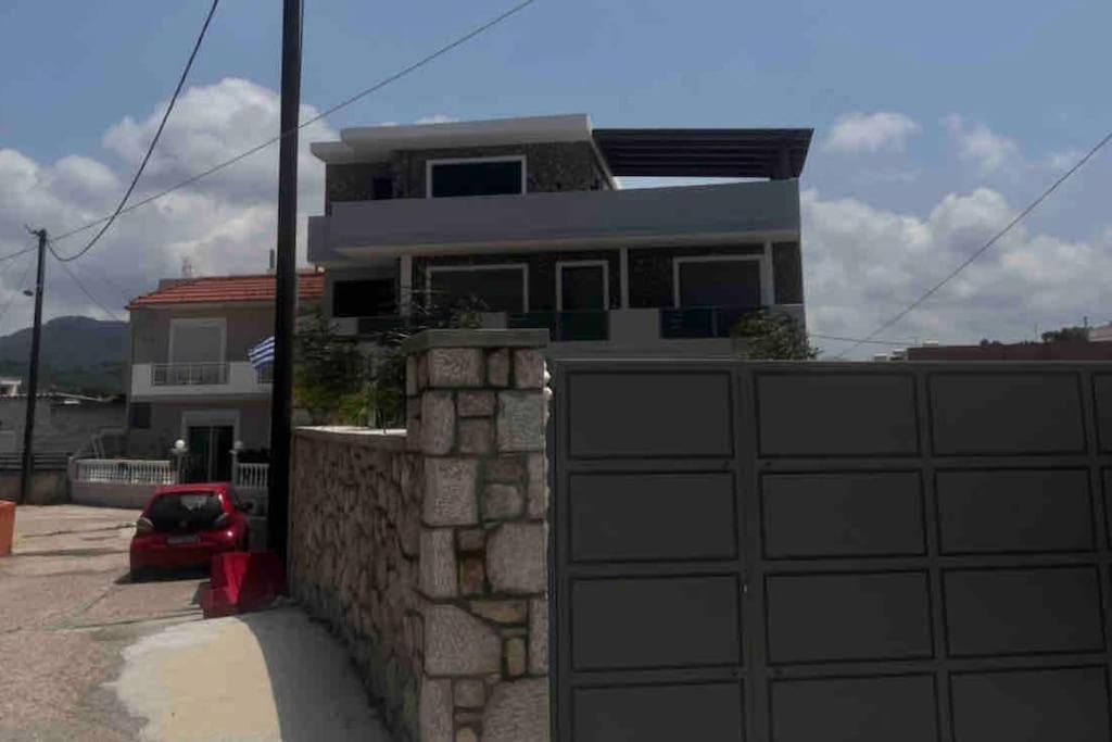 Odyssea Front Apartment