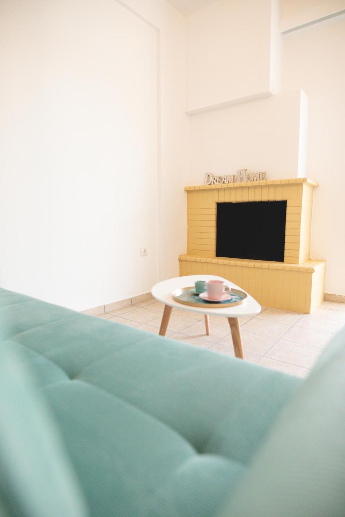 Sugar Blue - On The Beach Apartment
