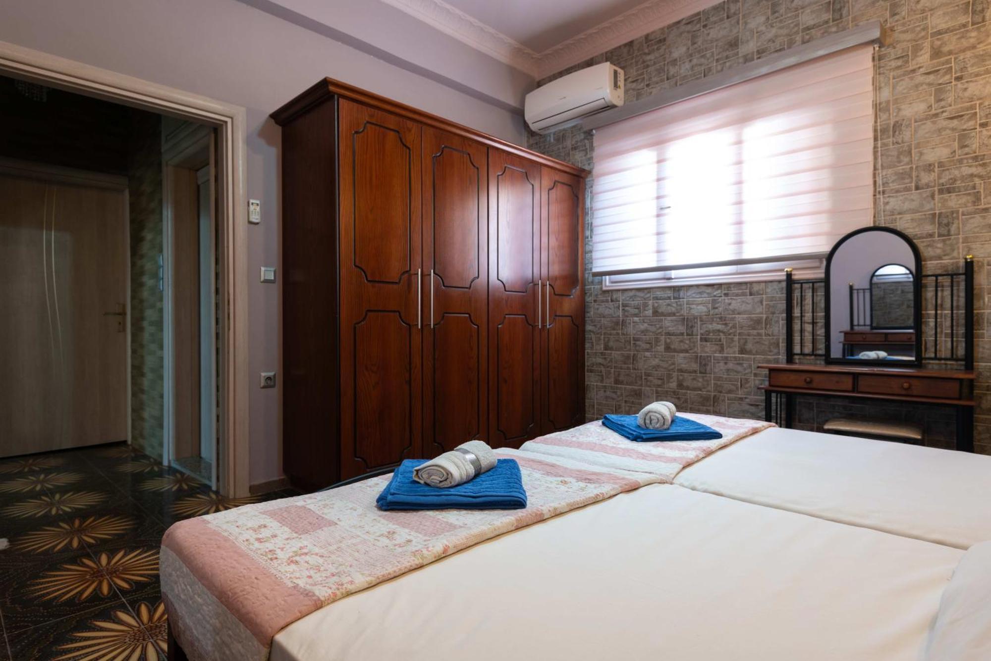 Dimitras Apartment *