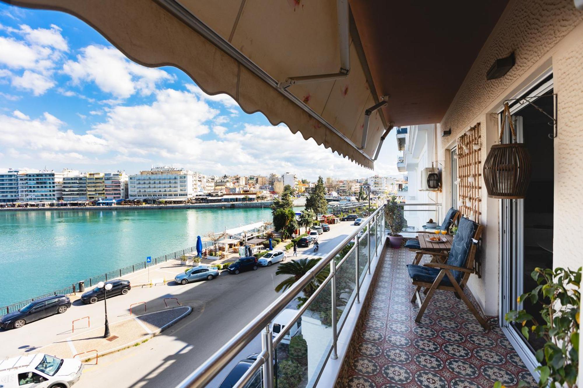 Apartment Debbies δίπλα στο νερό #2 !