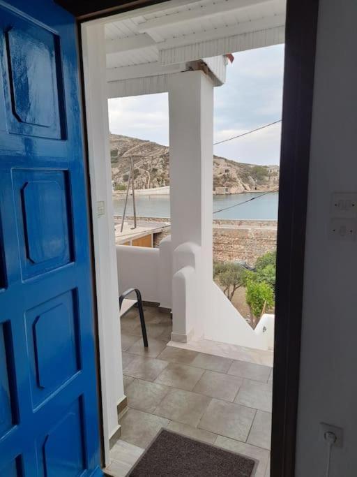 παραθαλάσσιο με θέα τον κόλπο βάρης *
