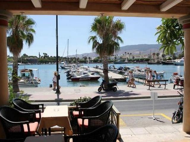 Astron Hotel