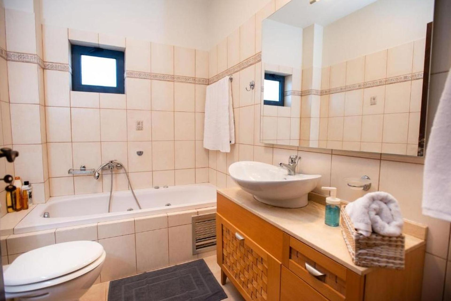 Alkioni Suites, Beachfront, With Mountain View Kokkinos Pirgos