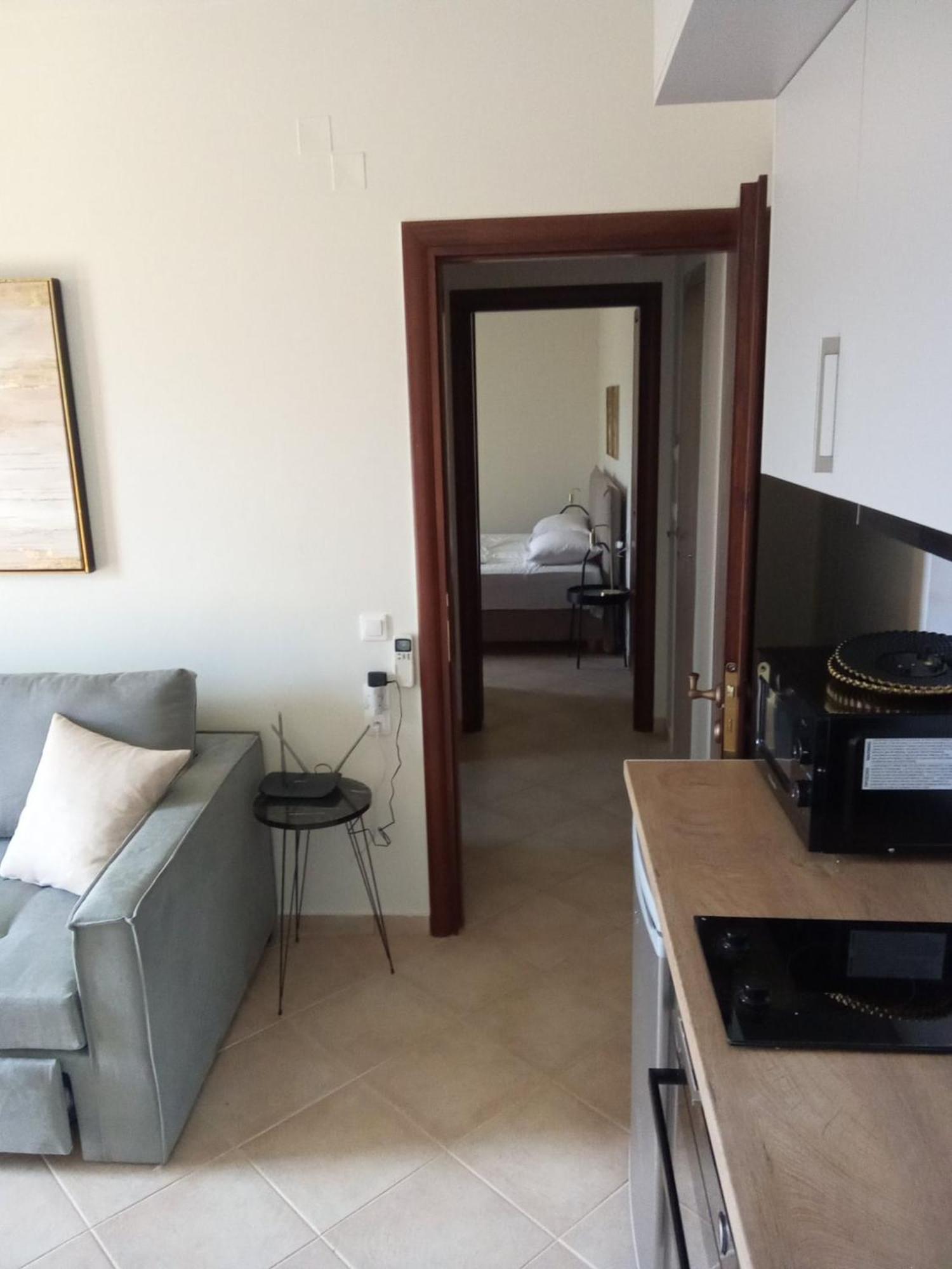 Apartment Alkioni Suites, Beachfront, With Mountain View Kokkinos Pirgos