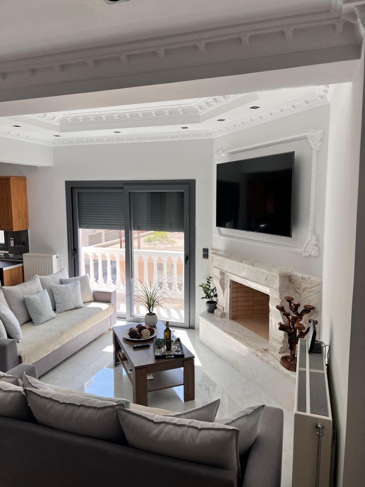 Kontis' Deluxe Furnished Apartment