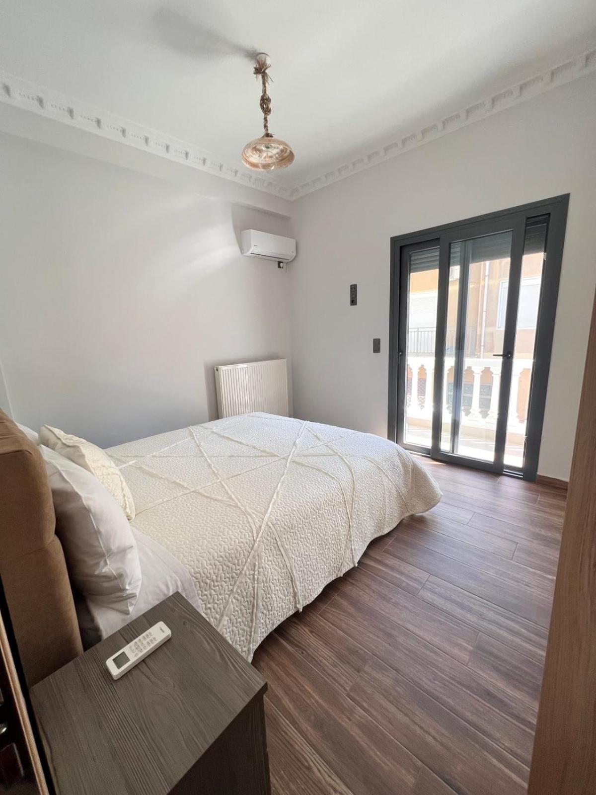 Kontis' Deluxe Furnished * Loutraki (Corinthia)