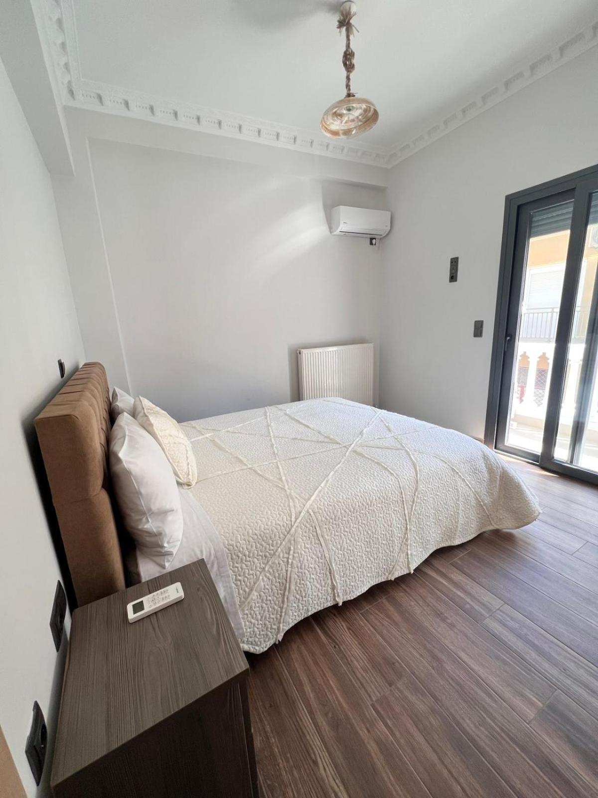 Kontis' Deluxe Furnished Apartment Loutraki (Corinthia)