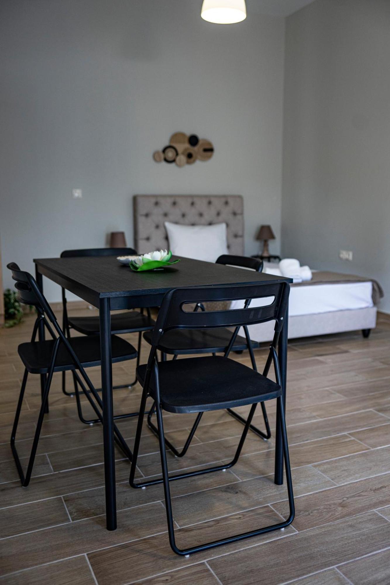 Apartment Nikitas &