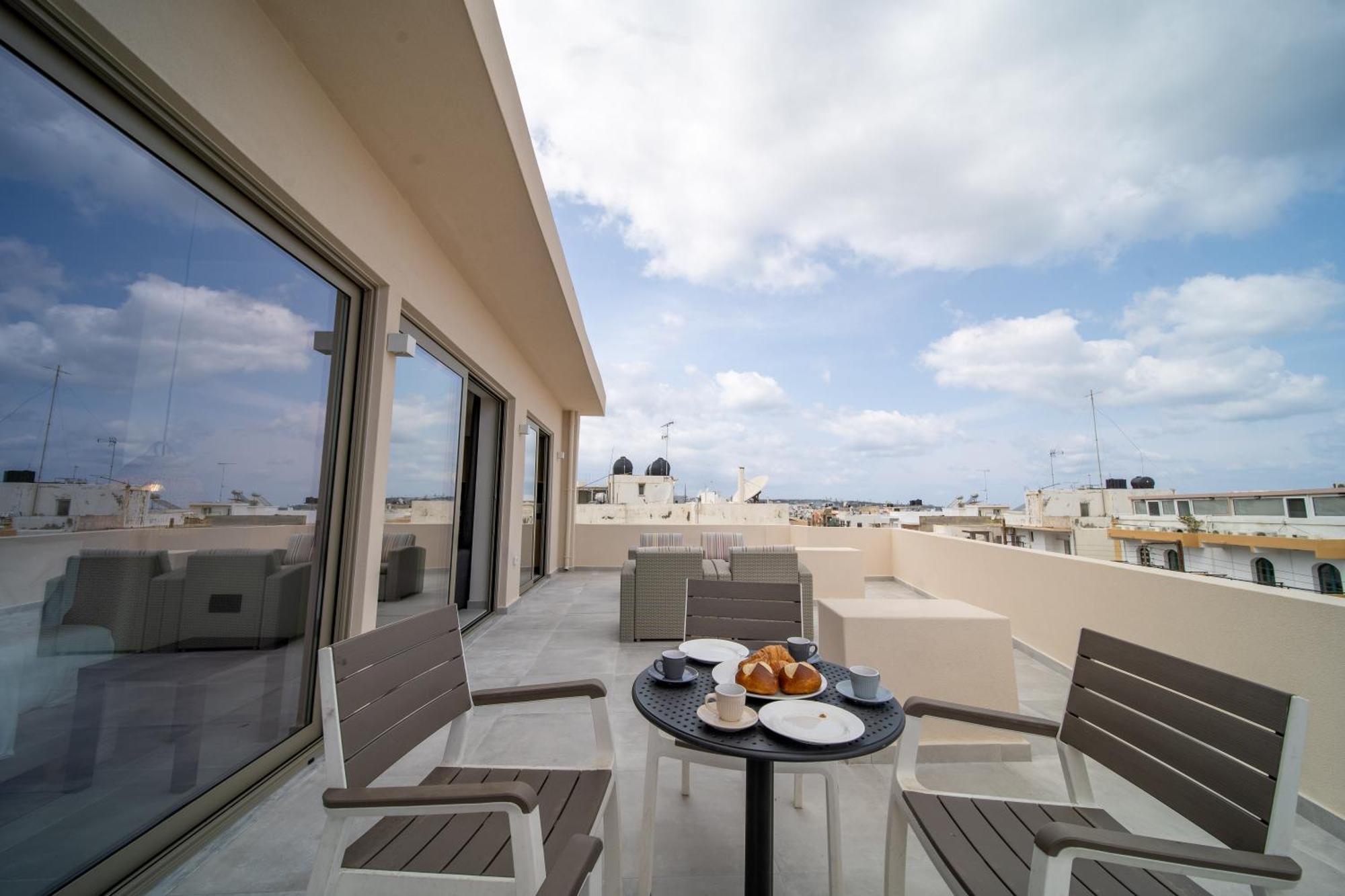 Grand House - Center - Sleeps 6 Holiday home