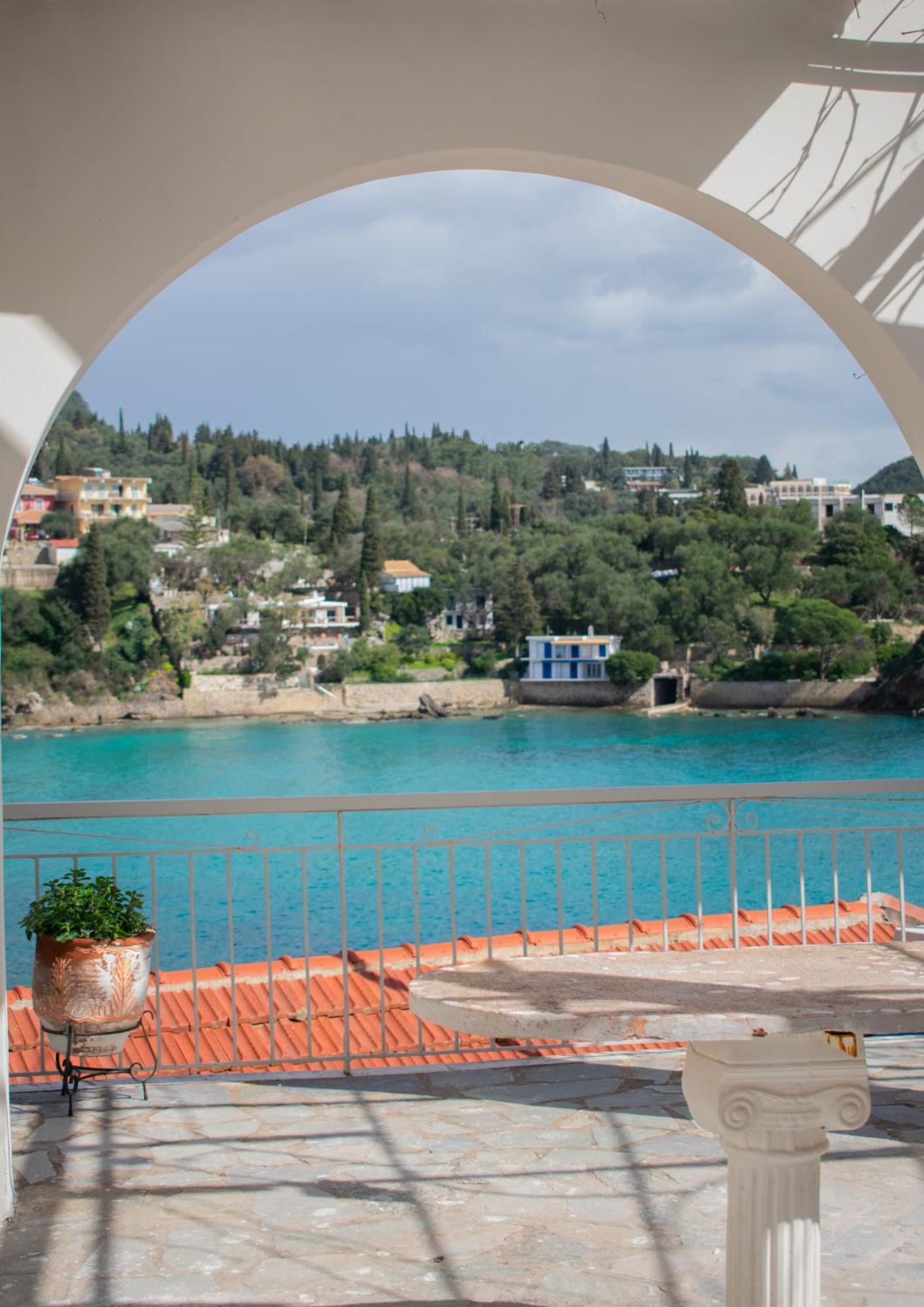 Athina Aparthotel