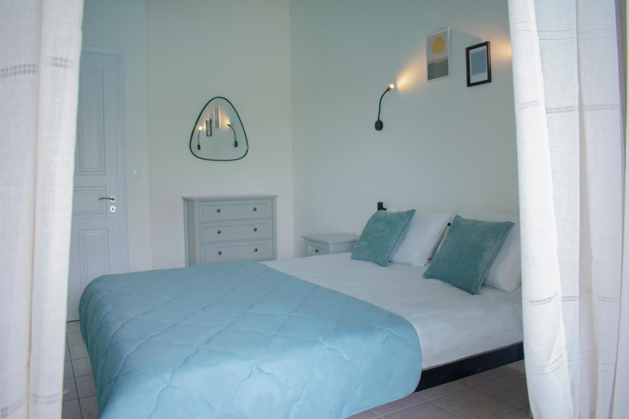 Athina Aparthotel *
