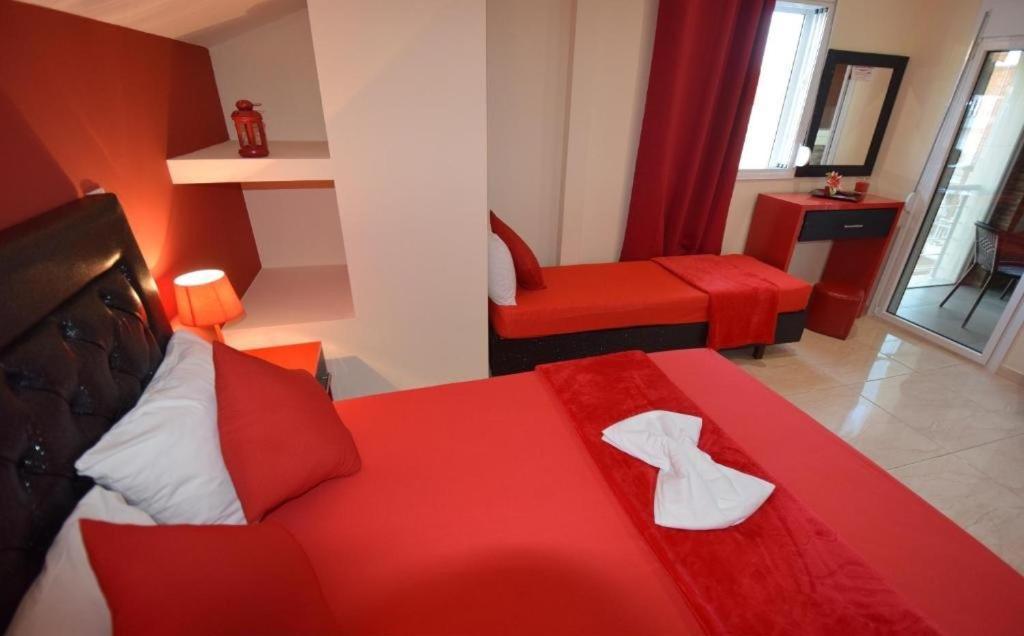 Vesna Luxury & Michel Ap 8 *