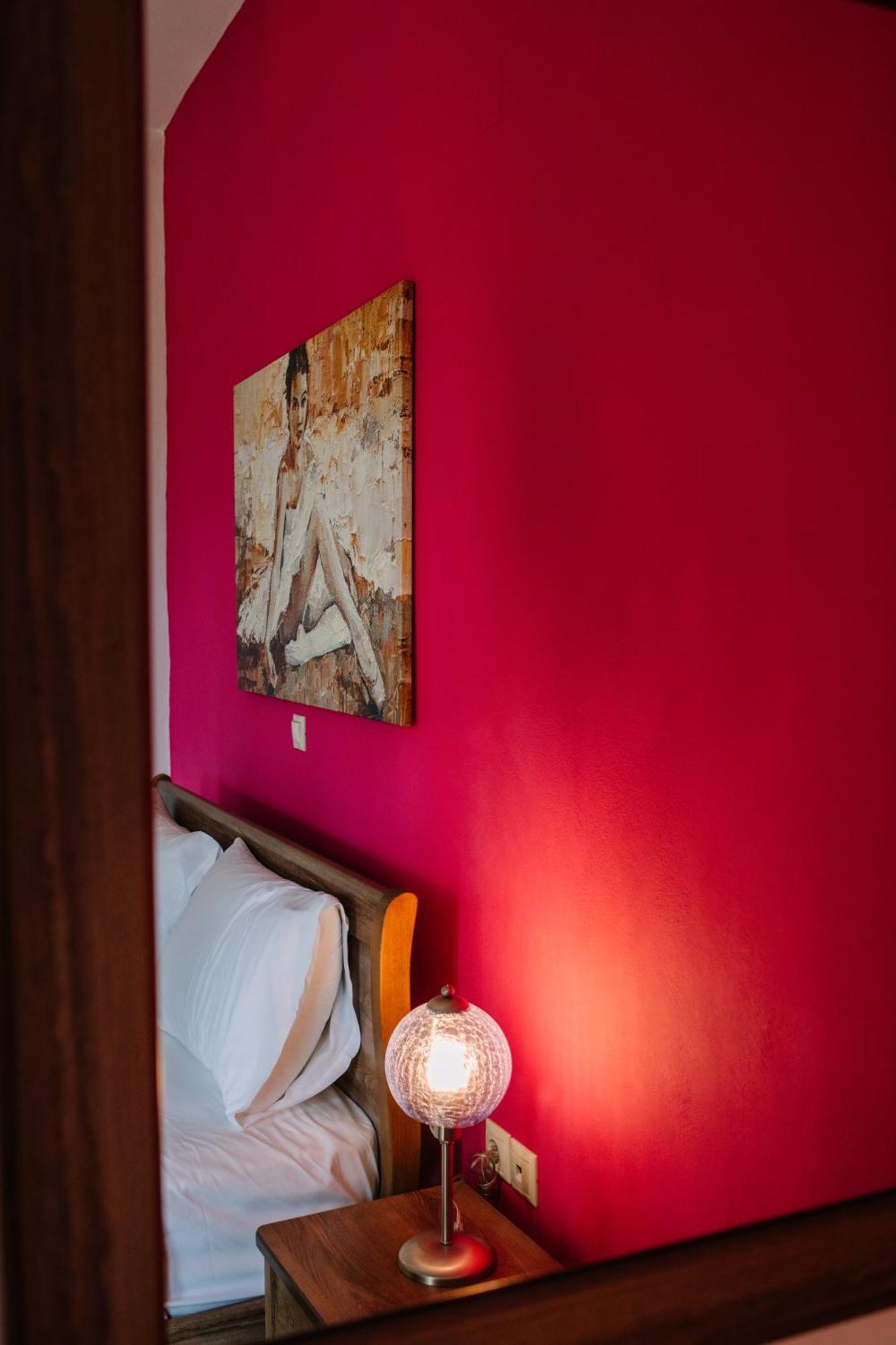 Konatsi Luxury Apartment Tiros