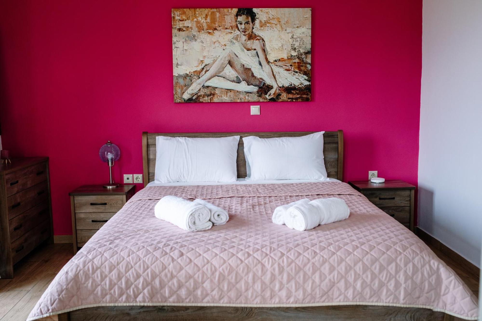 Konatsi Luxury * Tiros