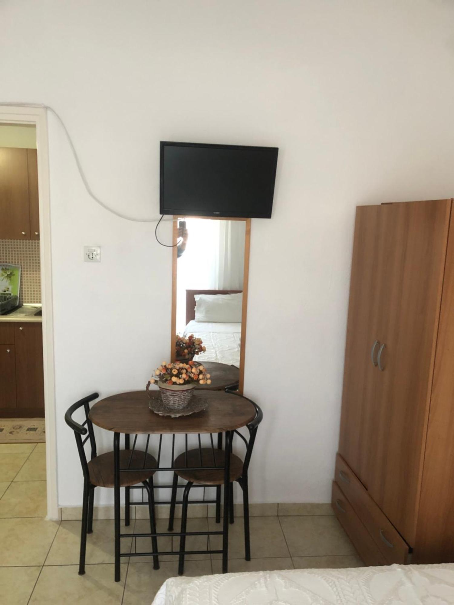 Nikos Apartment *