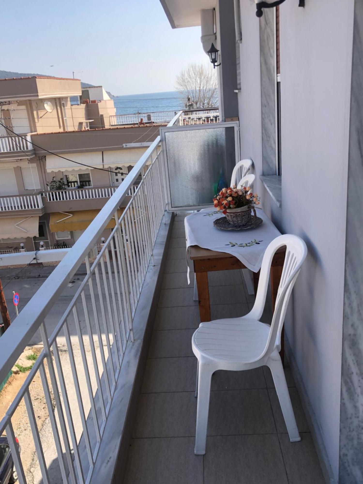 Apartment Nikos Nea Peramos (Macedonia)