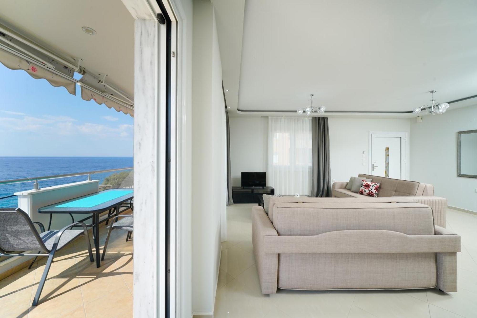 Tarsa's House By The Sea Apartment *