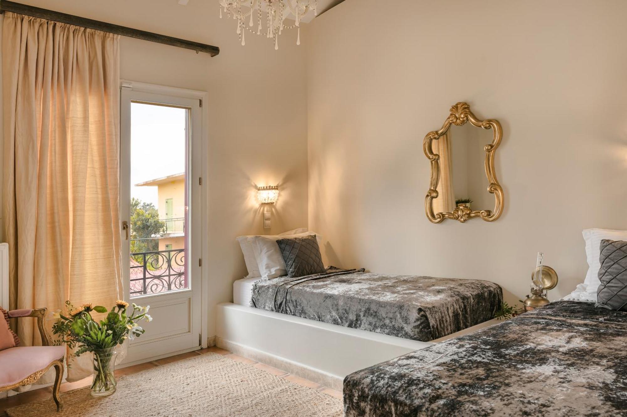 Scorpios Mansion Loft / Downtown Skala / Seaside *