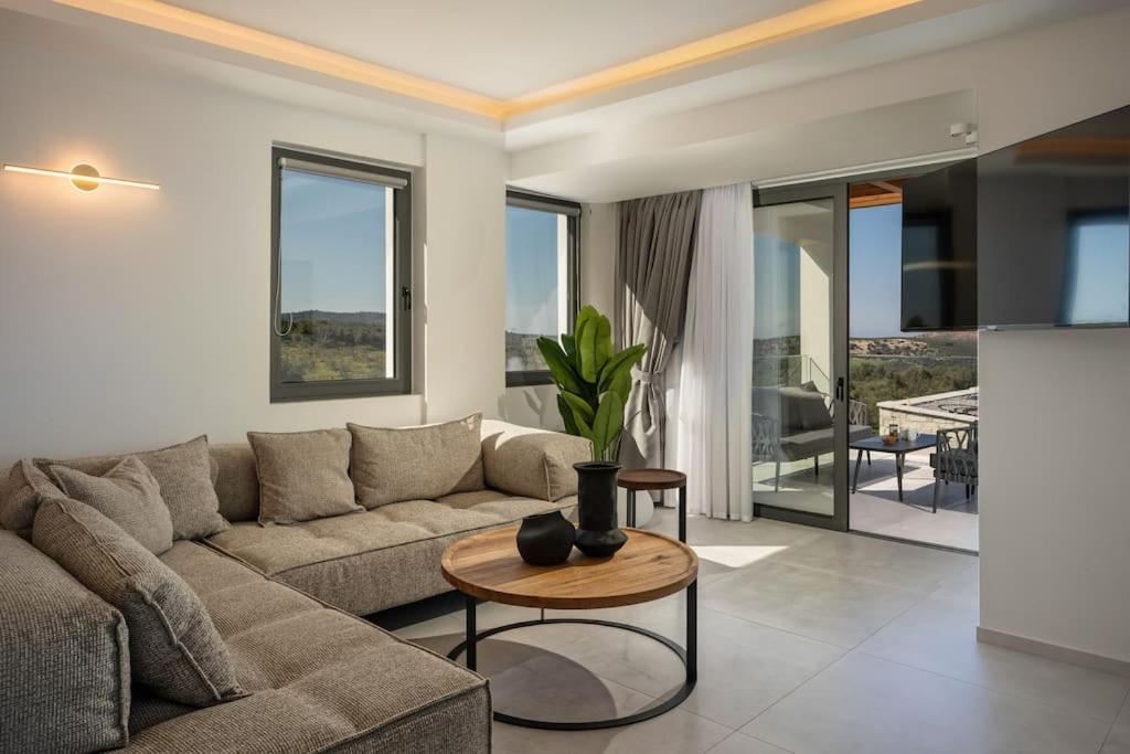 Villa Skyline Villas, By Hellocrete *